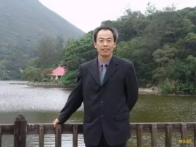 闾小波：南京大学教授
